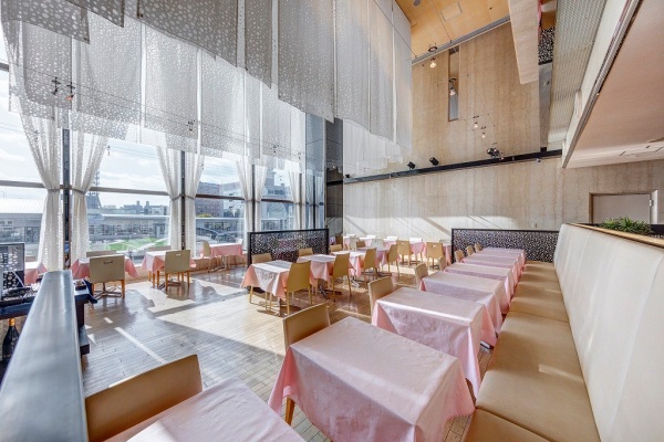 ホテルメトロポリタン秋田　レストラン　マゴコロルミエールテラス