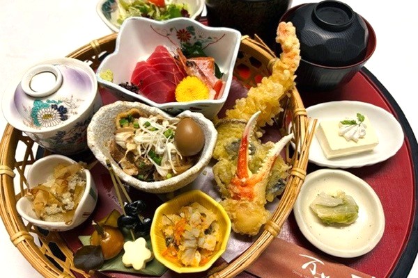 ダイニング万葉の華籠御膳