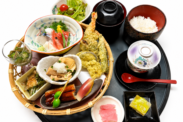 ダイニング万葉の華籠御膳
